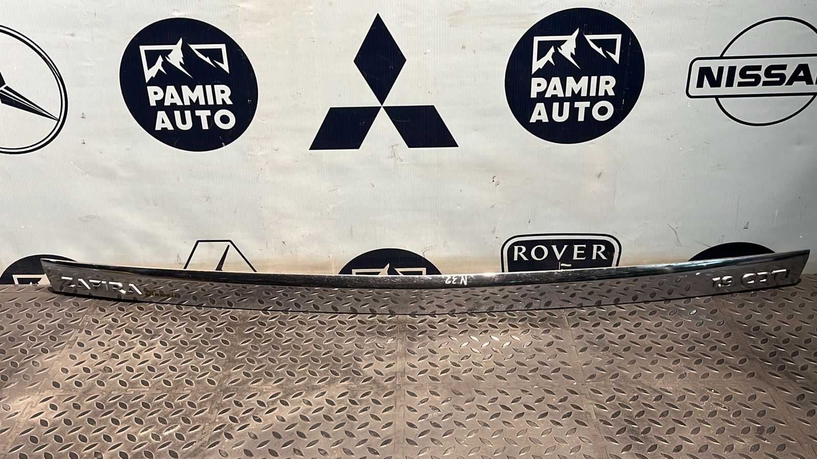 Накладка двери багажника Opel Zafira/B 2005-2014