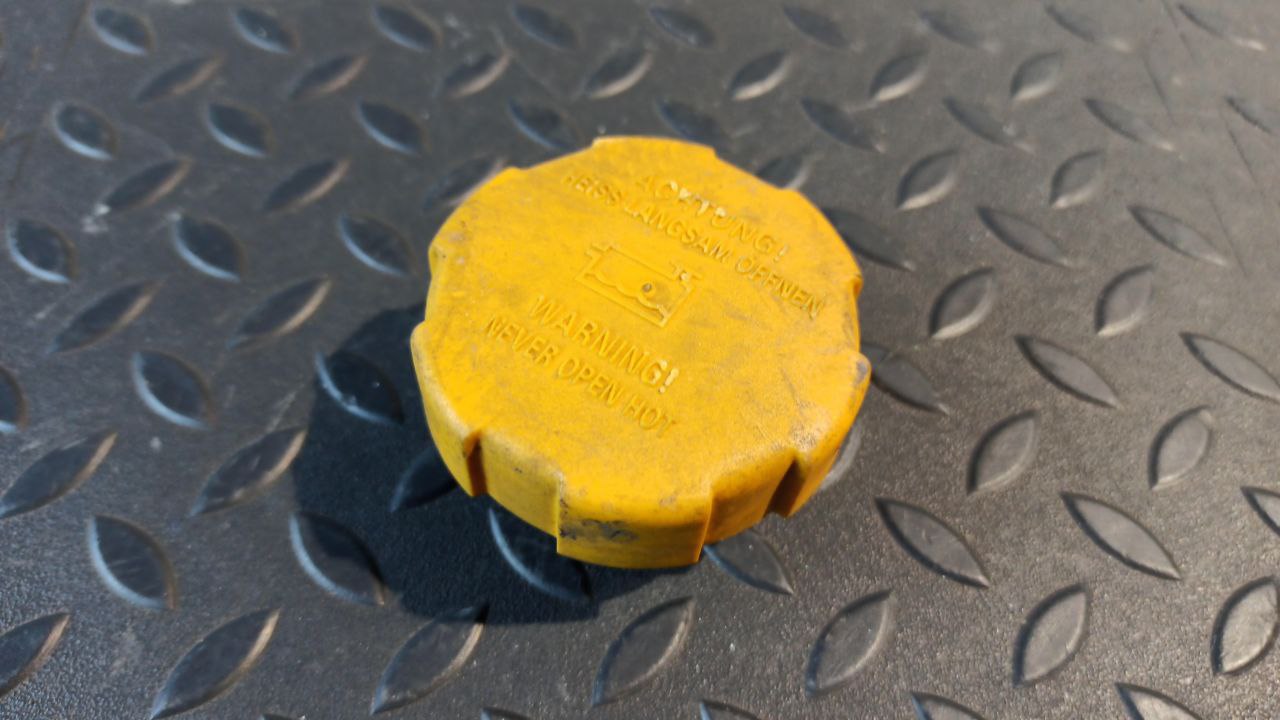 Крышка расширительного бачка Opel Zafira/B 2005-2014