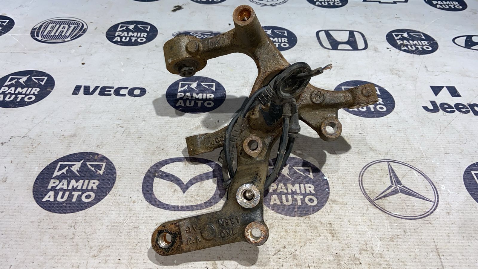 Кулак поворотный задний левый Volkswagen Golf/5 2003-2009