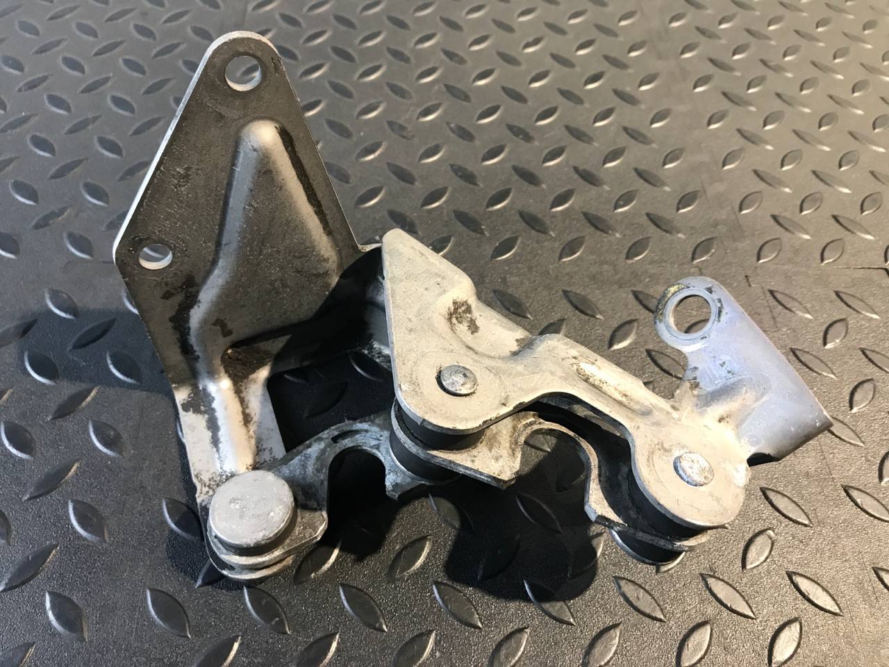 Кронштейн троса КПП Opel Vectra/C 2002-2008