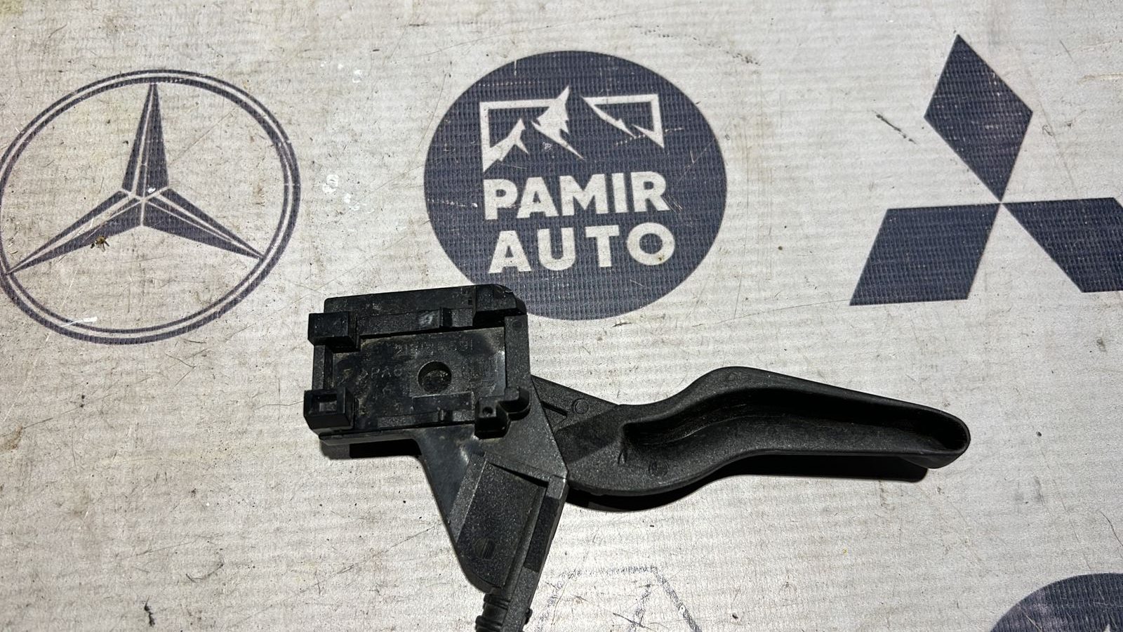 Ручка открывания капота Opel Zafira/B 2005-2014