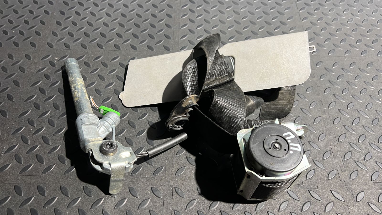 Ремень безопасности передний правый Opel Corsa/D 2006-2014