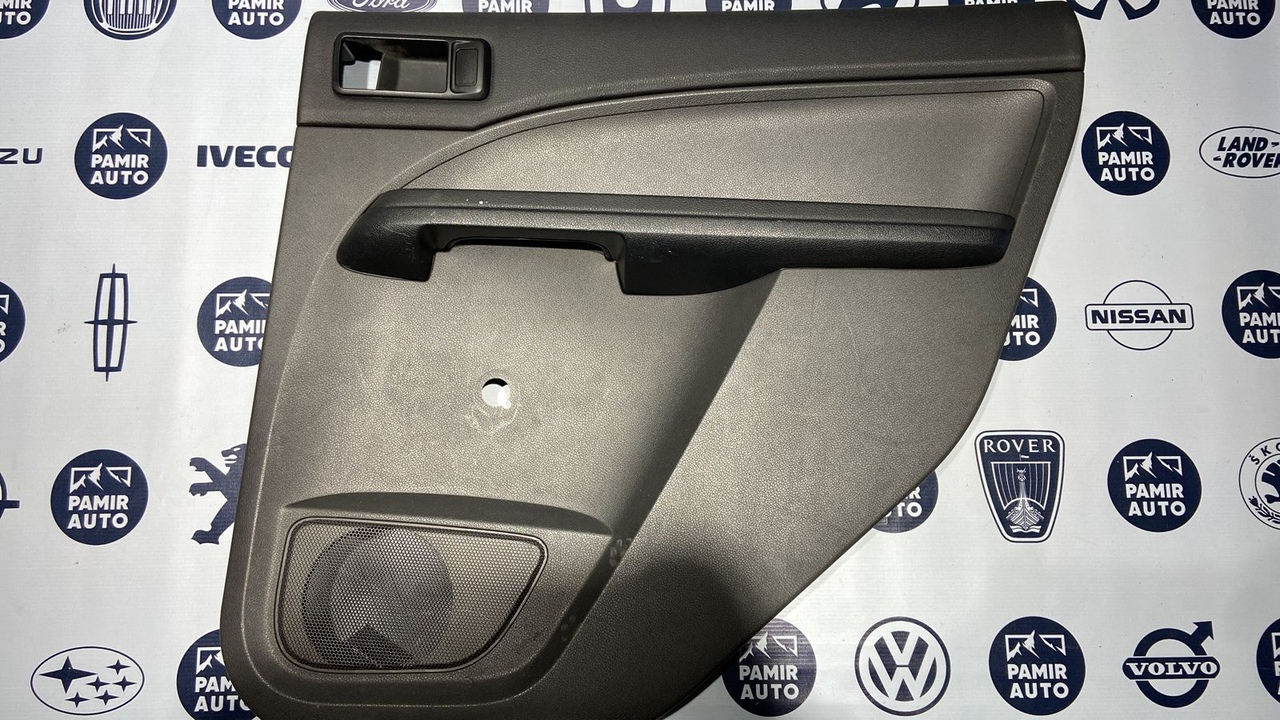 Обшивка двери задняя правая Ford C-Max 2003-2010