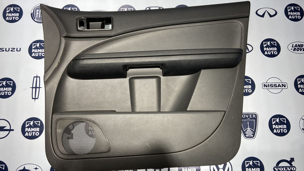 Обшивка двери передняя правая Ford C-Max 2003-2010