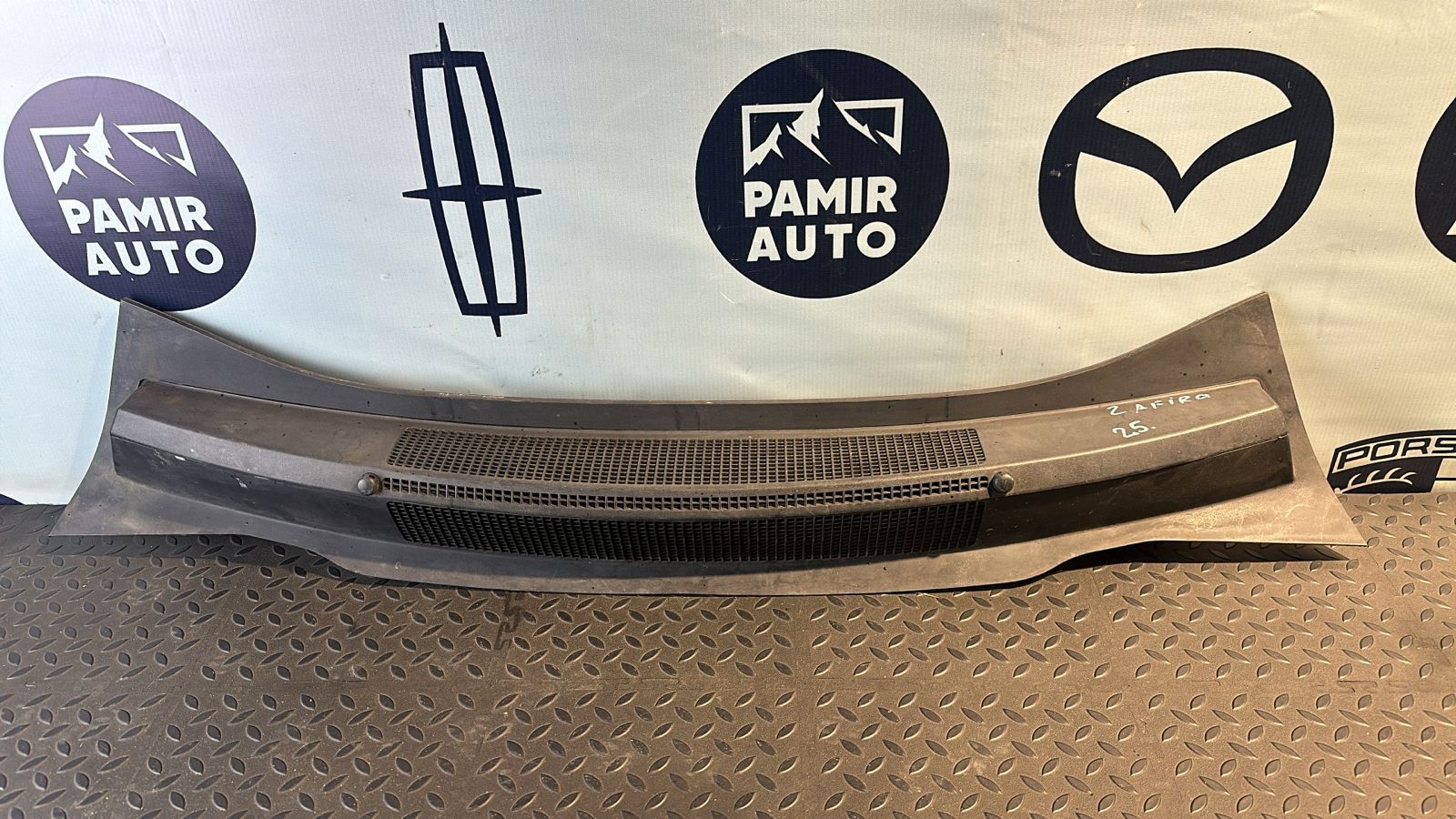 Решетка под лобовое стекло (Жабо) Opel Zafira/B 2005-2014