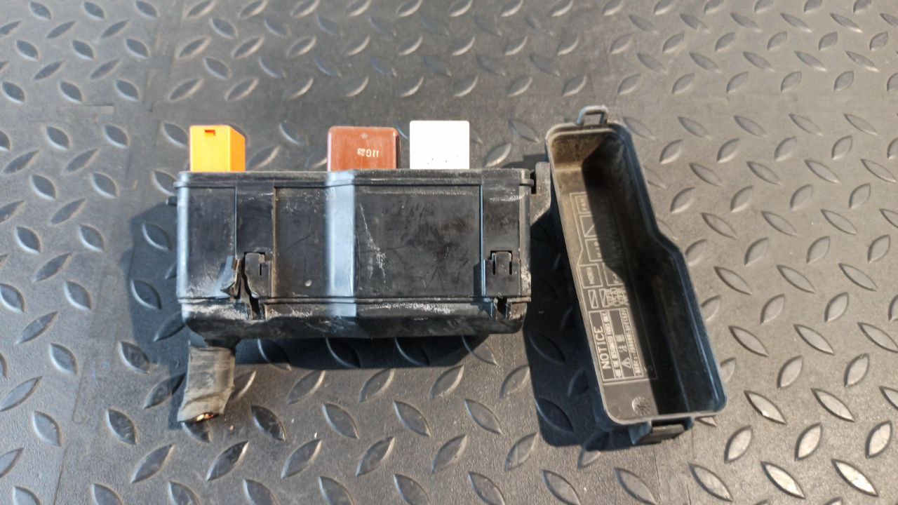 Блок предохранителей Toyota Avensis/2 2003-2009