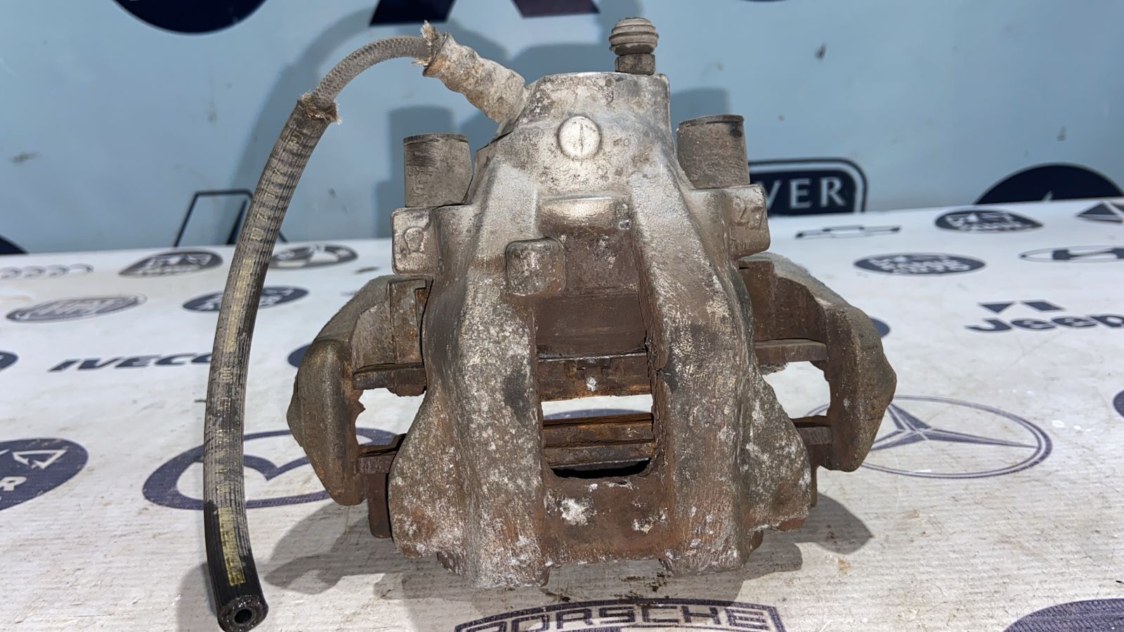 Суппорт задний левый Mercedes E/W211 2002-2009