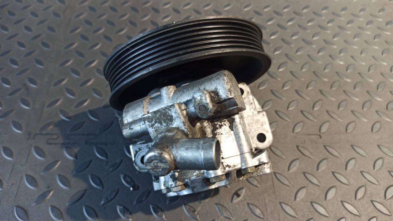 Насос ГУР Mercedes C/W203 2000-2008