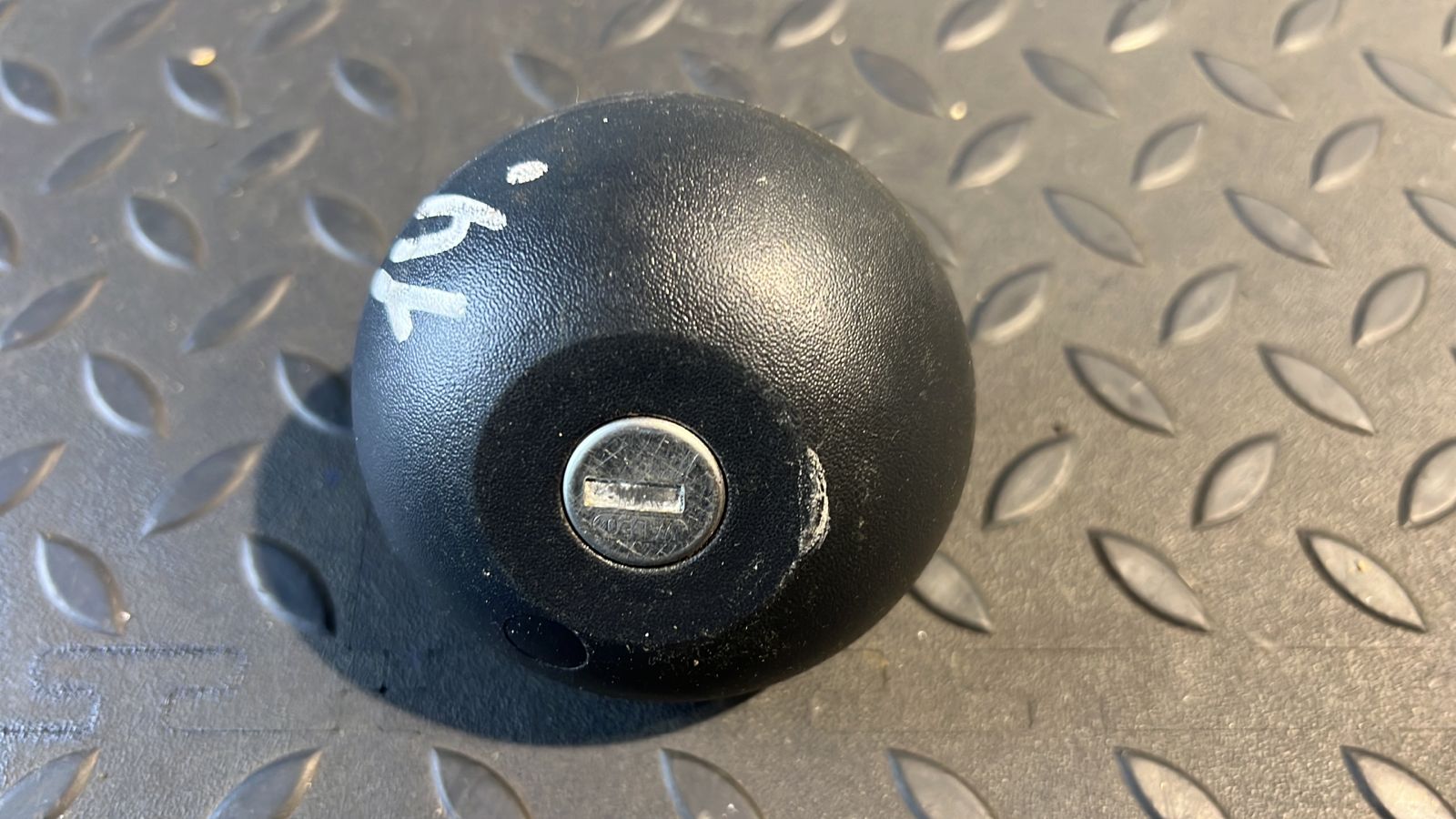 Крышка топливного бака Renault Logan 2004-2015