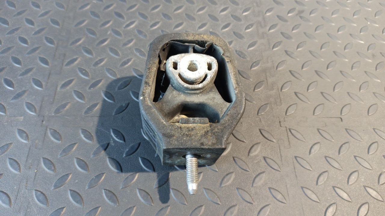 Опора двигателя Mercedes B/W245 2005-2011