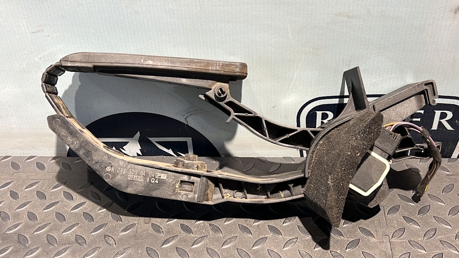 Педаль газа Mercedes C/W203 2000-2008
