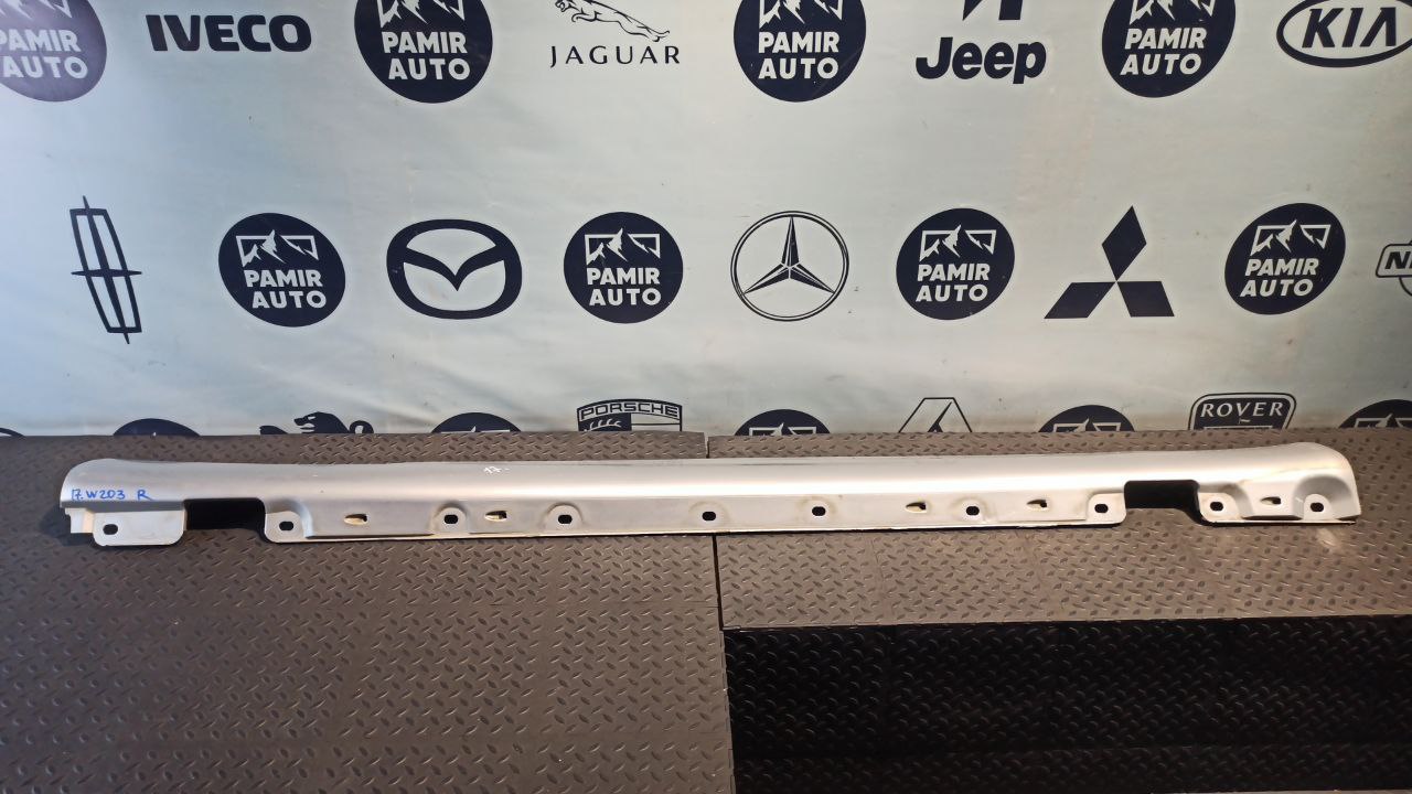 Накладка порога правая Mercedes C/W203 2000-2008