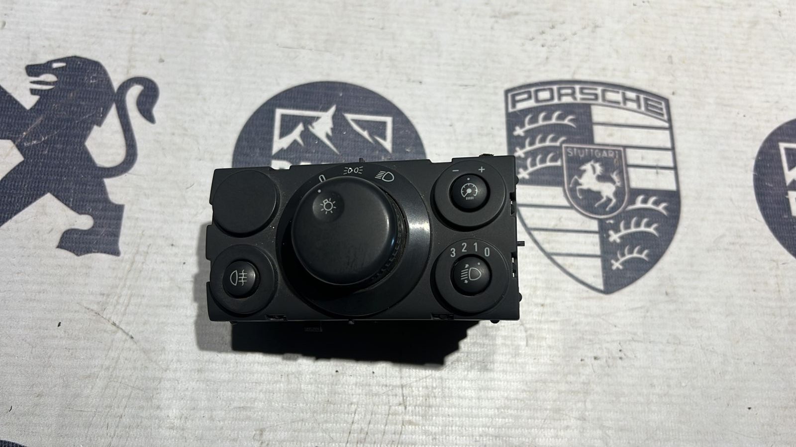 Переключатель света фар Opel Astra/H 2004-2014