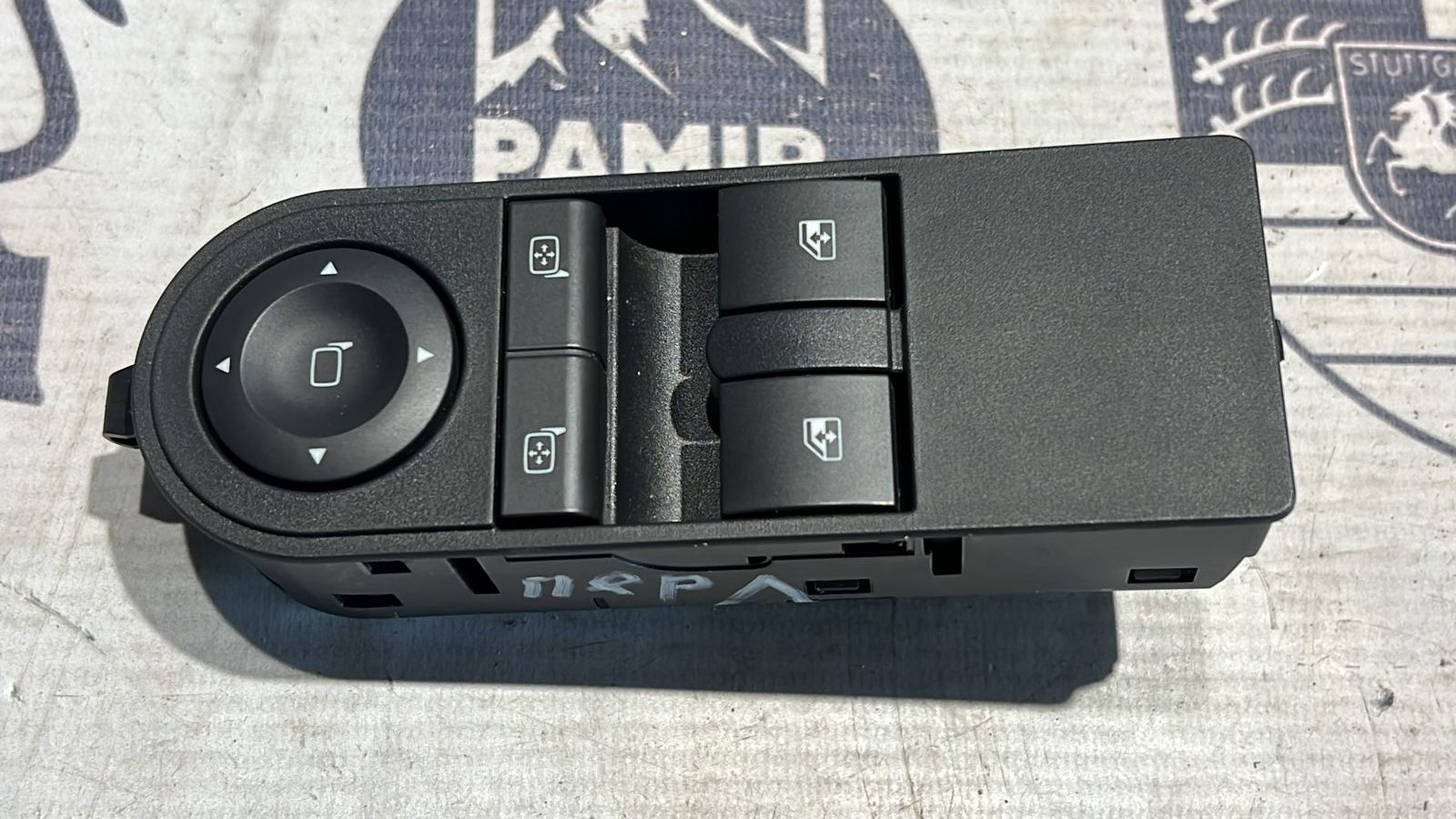 Блок управления стеклоподъемниками Opel Zafira/B 2005-2014