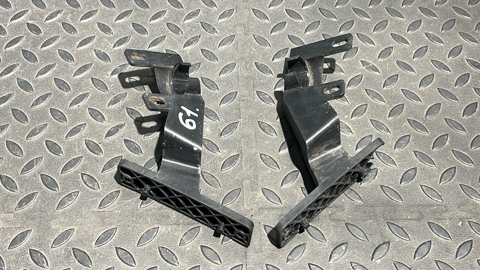 Кронштейн форсунки омывателя фары Ford Mondeo/3 2000-2007