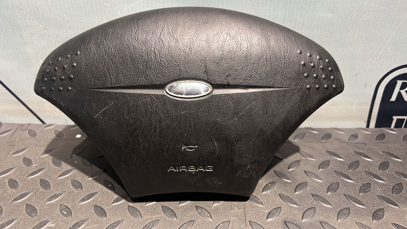 Подушка безопасности в руль Ford Focus 1998-2007