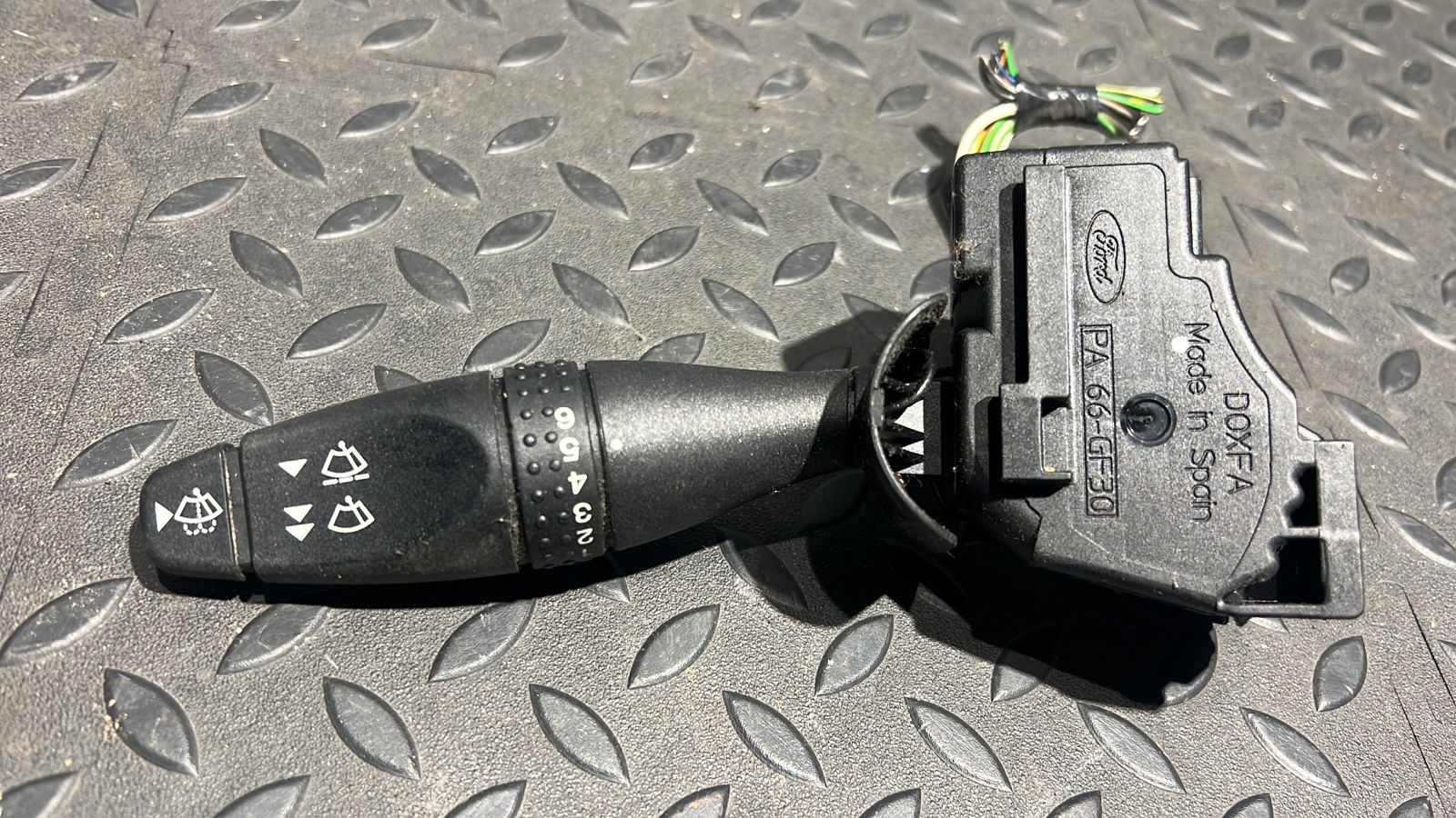 Переключатель стеклоочистителя Ford Focus 1998-2007