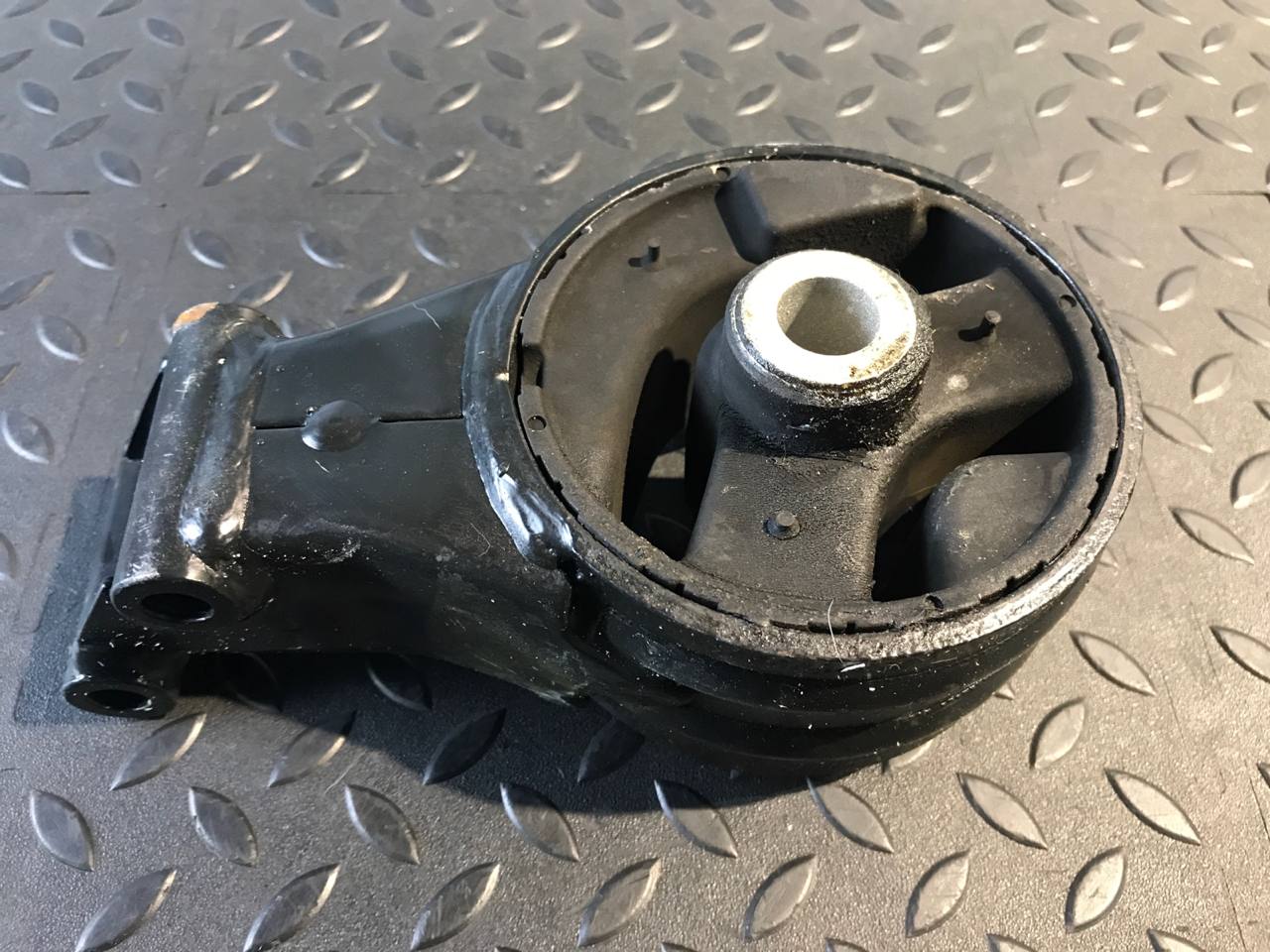 Опора двигателя Opel Vectra/C 2002-2008