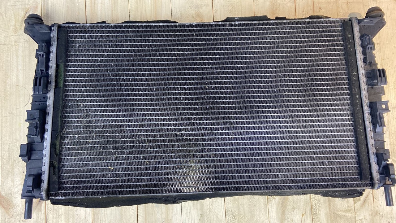 Радиатор ОЖ Ford C-Max 2003-2010