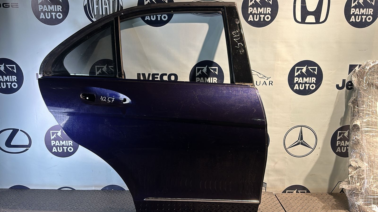 Дверь задняя правая Mercedes C/W204 2006-2015