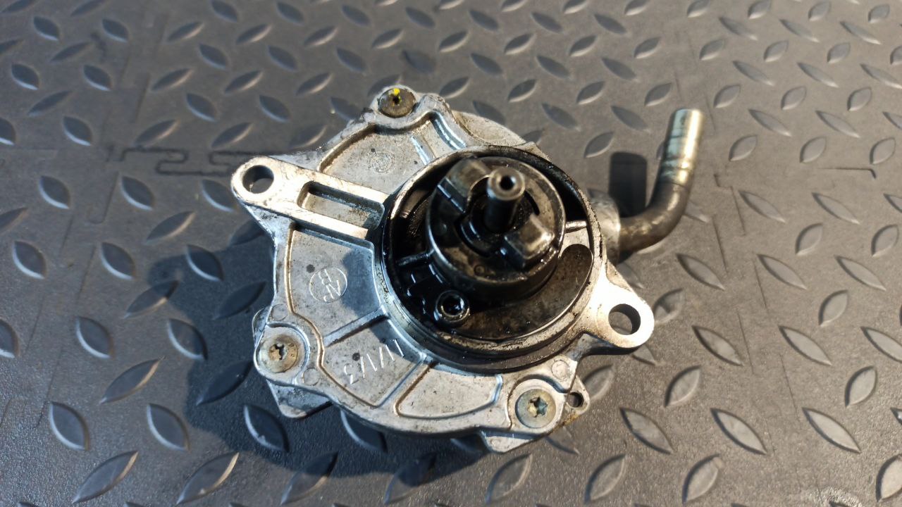 Насос вакуумный Mercedes C/W203 2000-2008