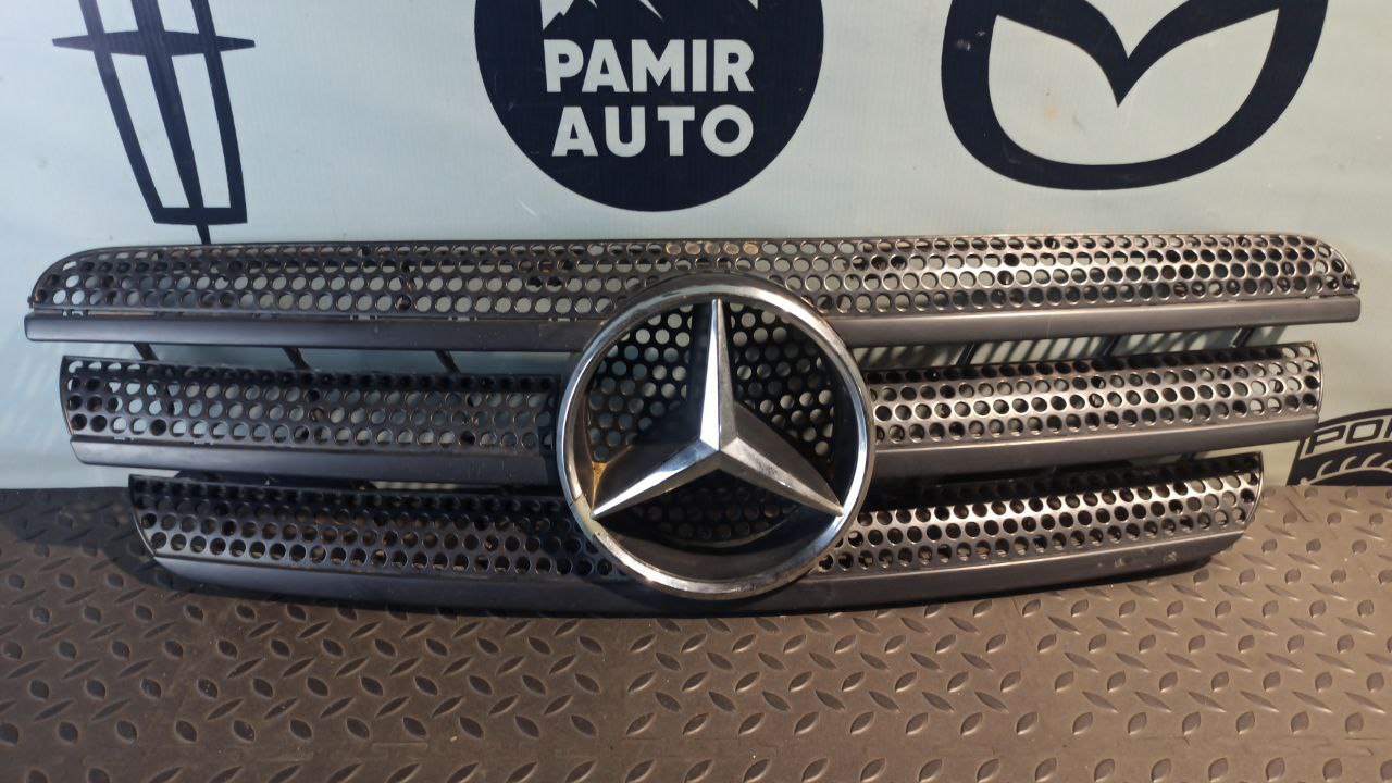 Решетка радиатора Mercedes M/W163 1997-2005
