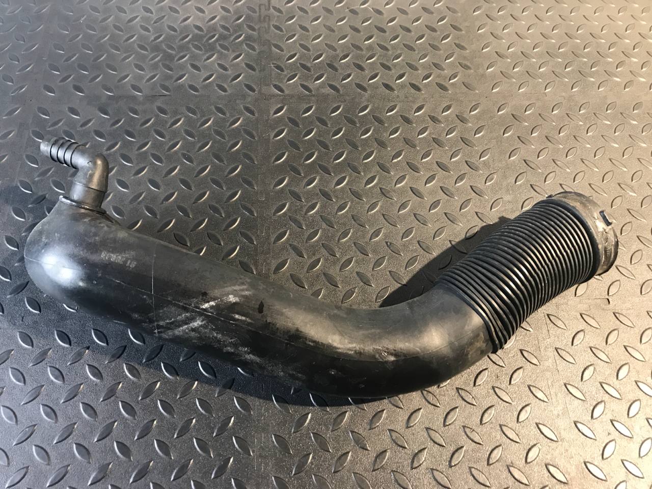 Патрубок воздушного фильтра Opel Vectra/C 2002-2008