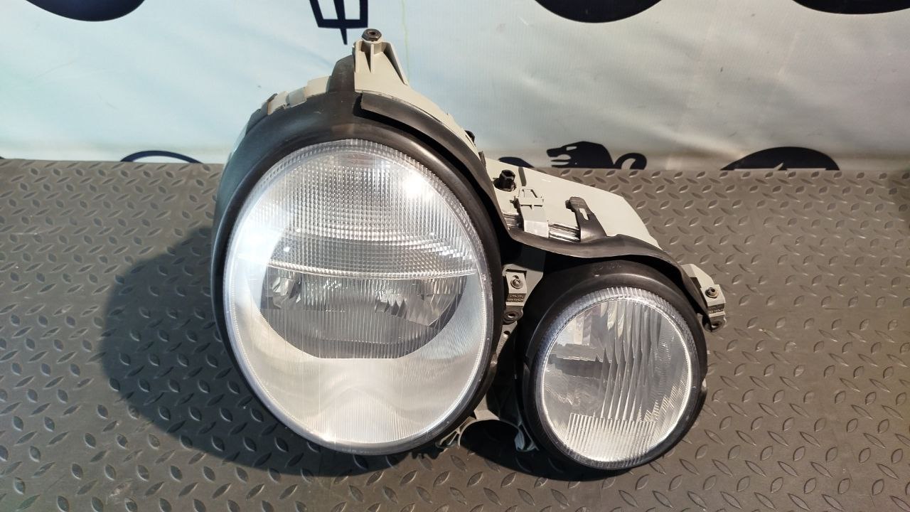 Фара правая Mercedes E/W210 1995-2003