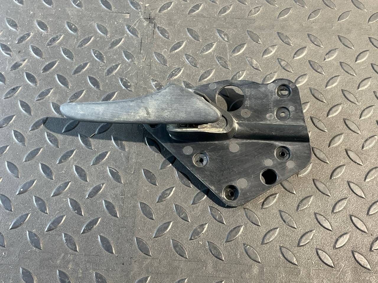 Ручка двери передняя правая Mercedes Vito/W639 2003-2014