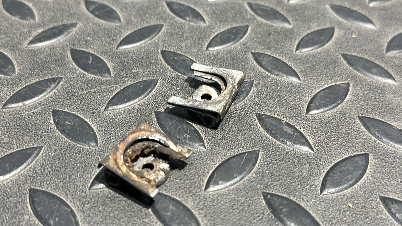 Скоба механизма выбора передач Opel Astra/H 2004-2014