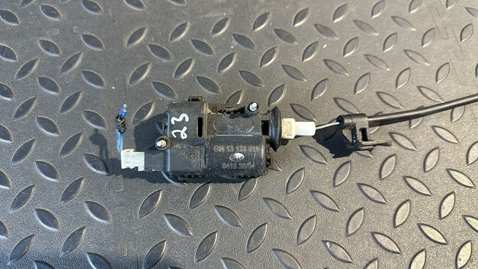 Активатор замка крышки топливного бака Opel Astra/H 2004-2014