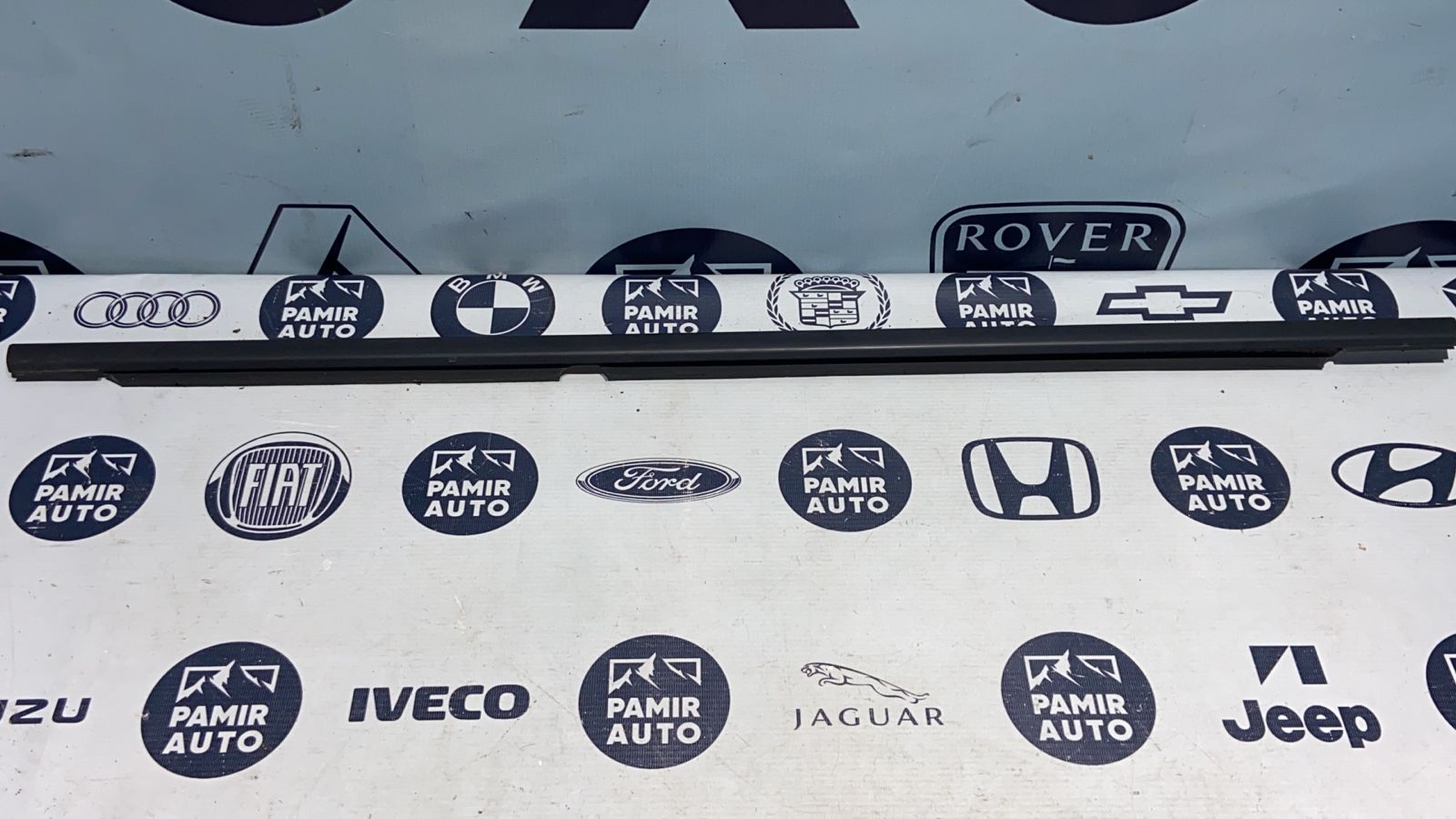 Уплотнитель двери задний левый Mercedes C/W203 2000-2008