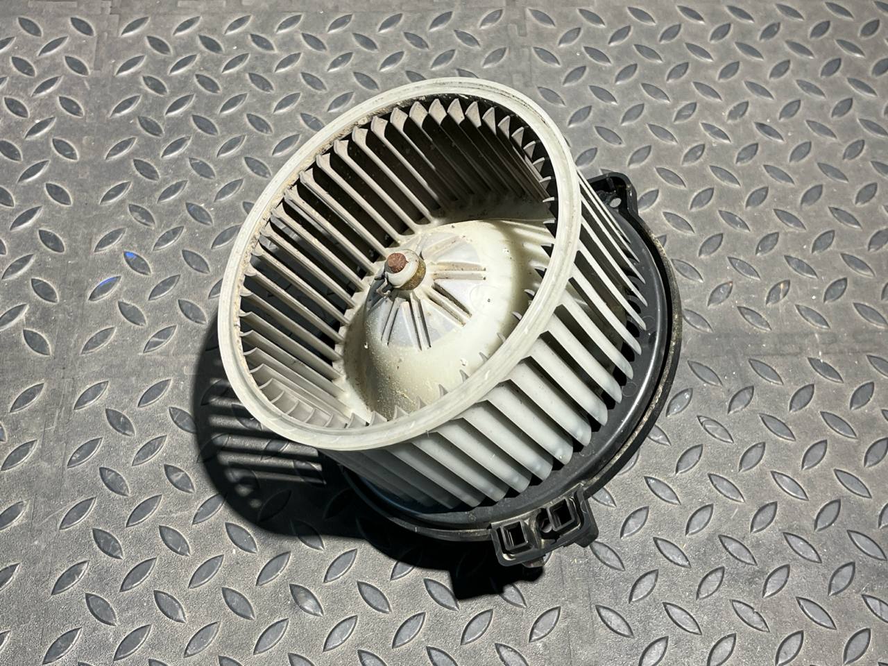 Моторчик отопителя Mercedes M/W163 1997-2005