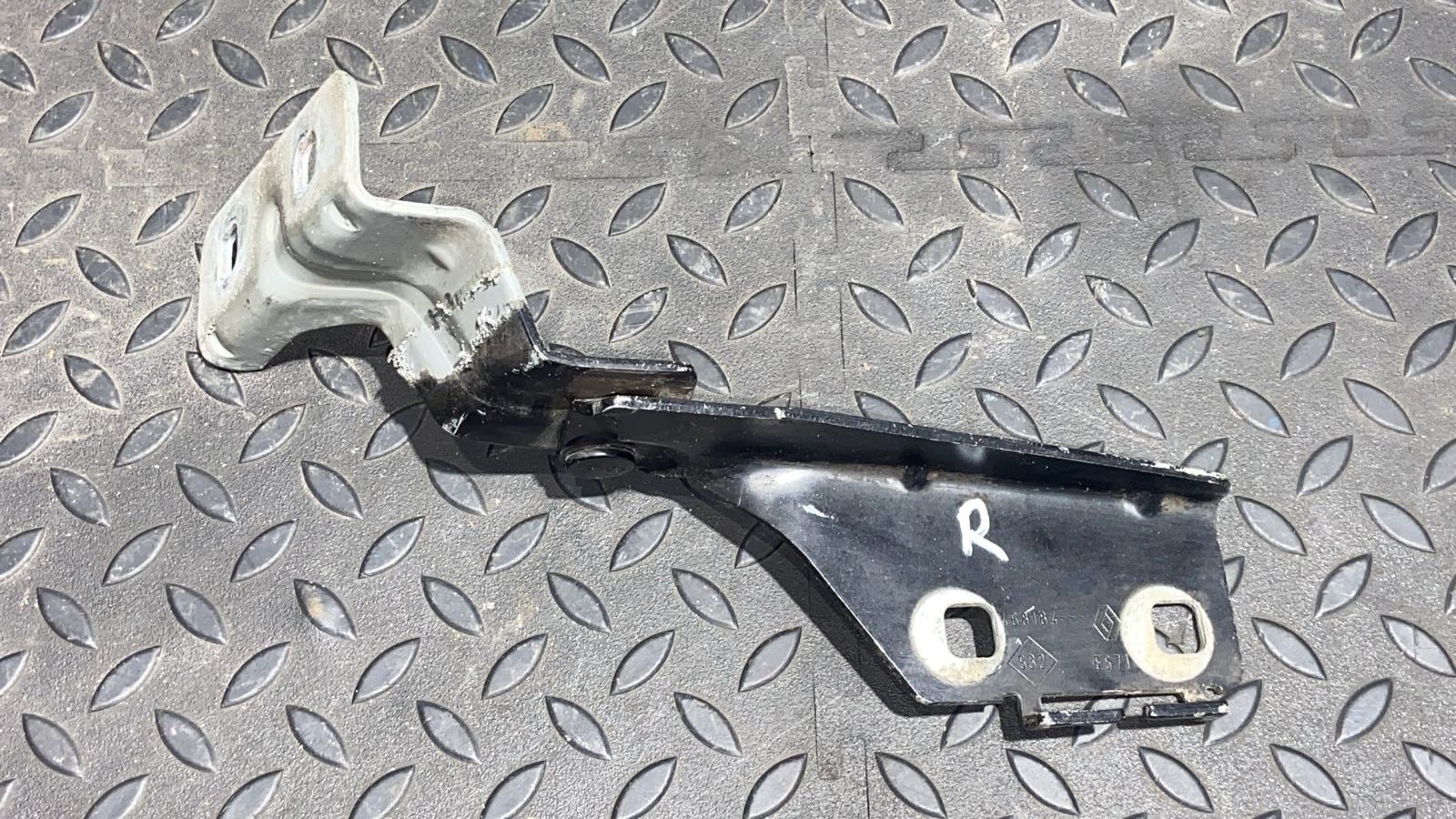 Петля капота правая Renault Megane/2 2002-2009