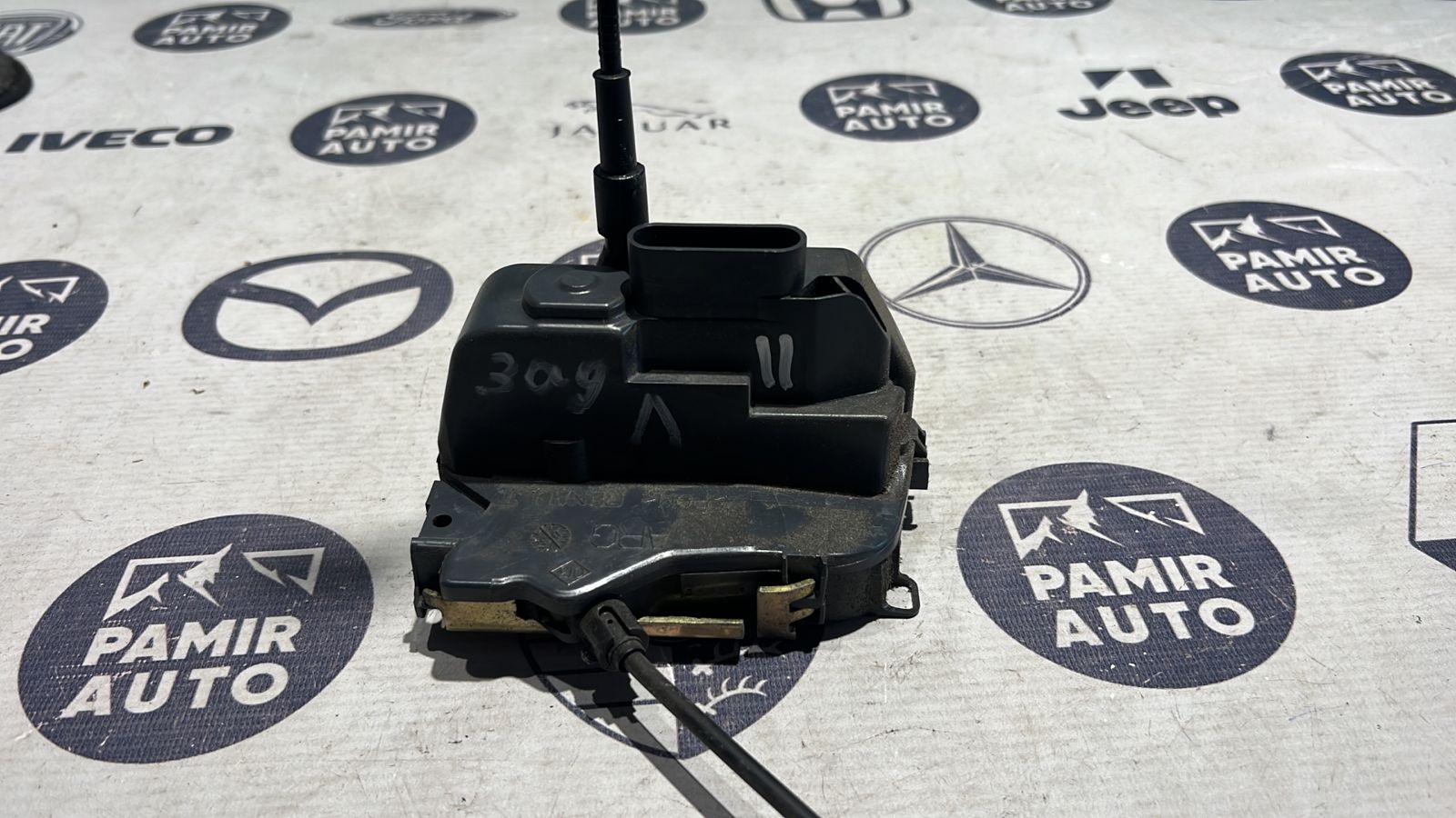 Замок двери задний левый Renault Megane/2 2002-2009