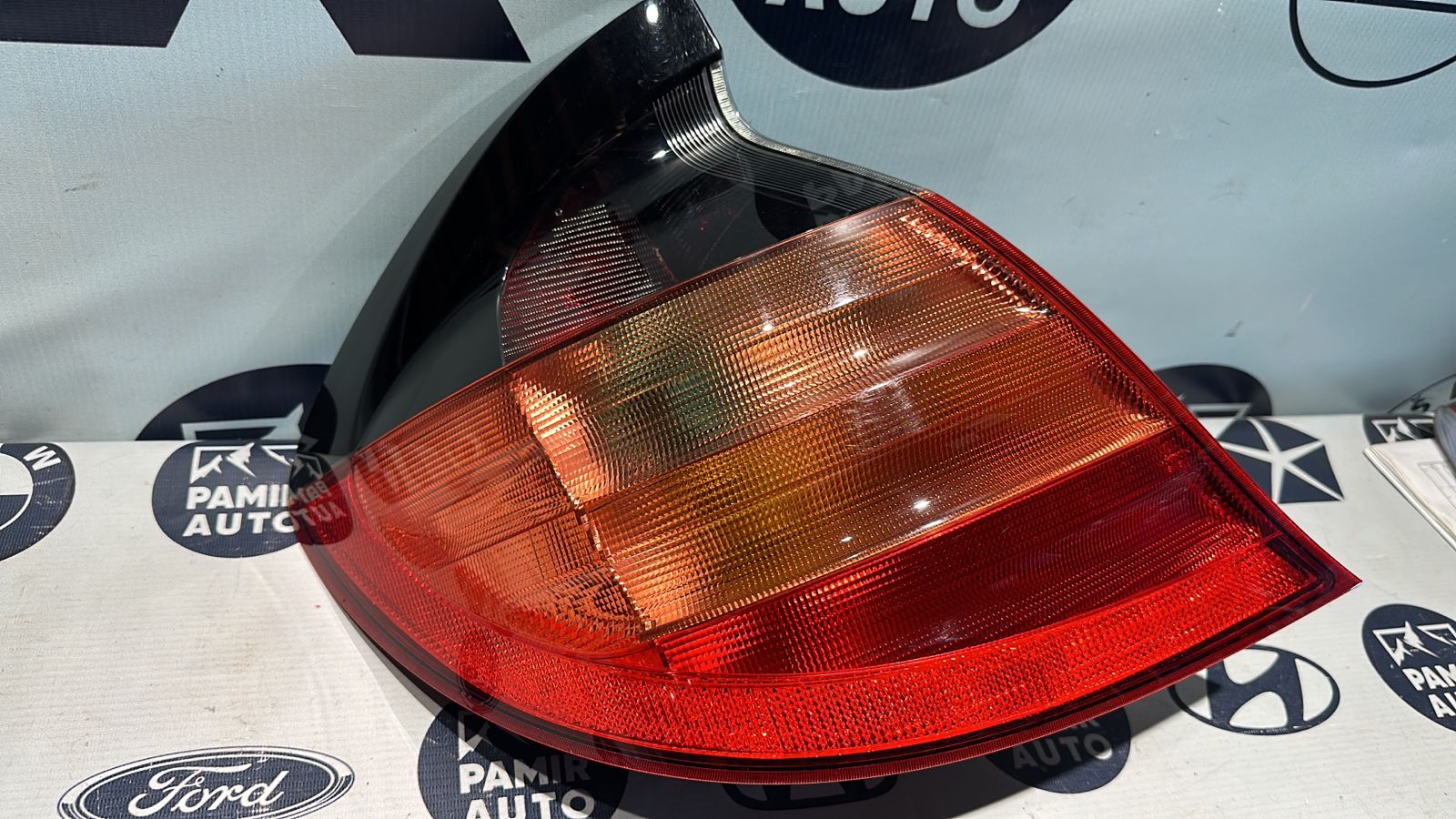 Фонарь задний левый Mercedes C/W203 2000-2008
