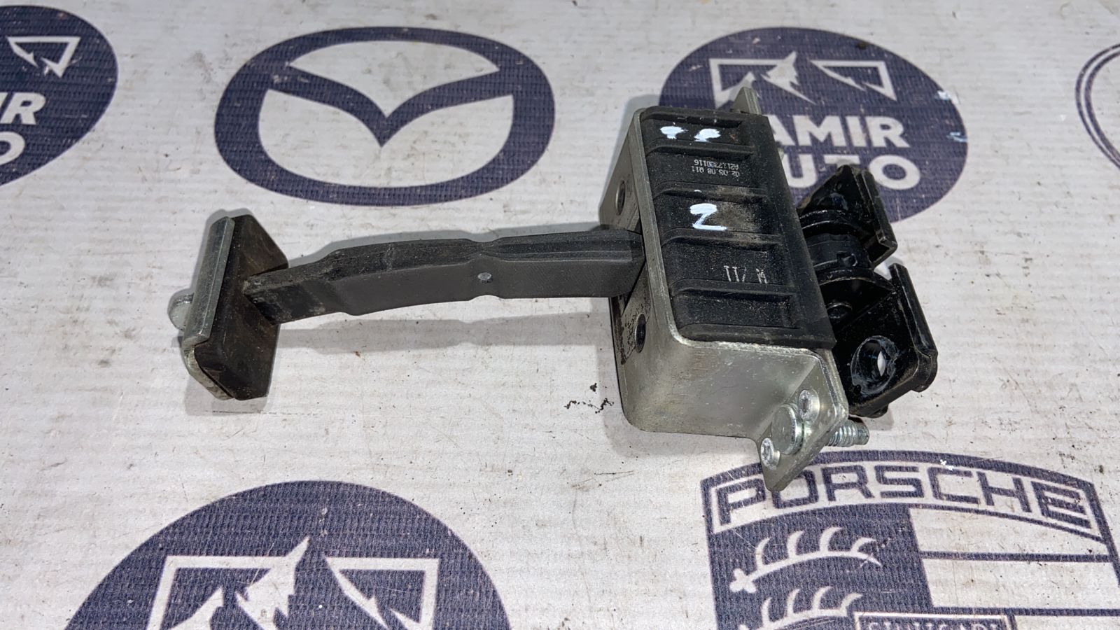 Ограничитель двери задний Mercedes E/W211 2002-2009