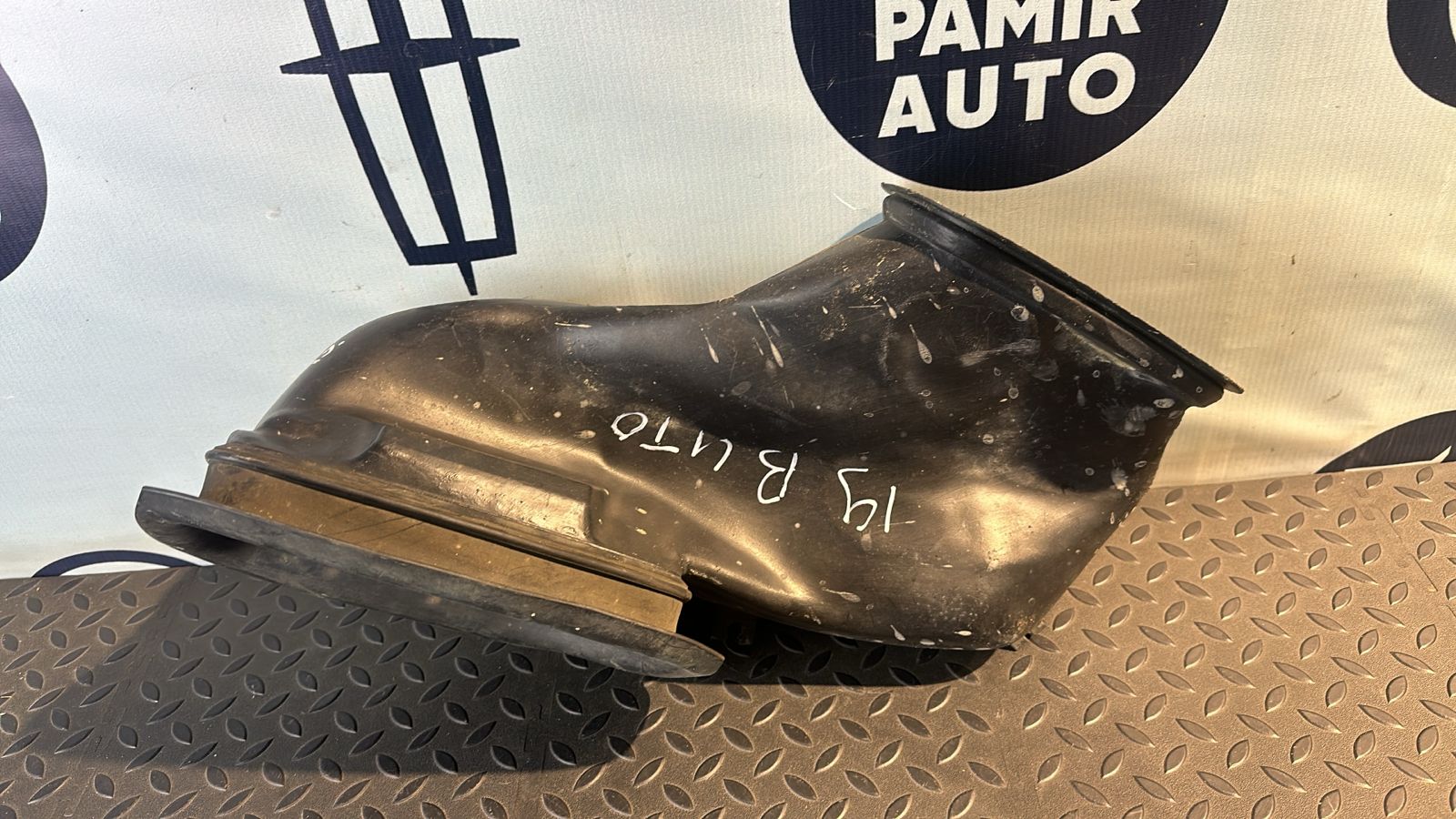 Патрубок воздушного фильтра Mercedes Vito/W638 1996-2003