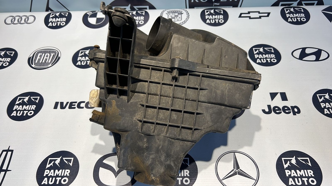 Корпус воздушного фильтра Ford C-Max 2003-2010