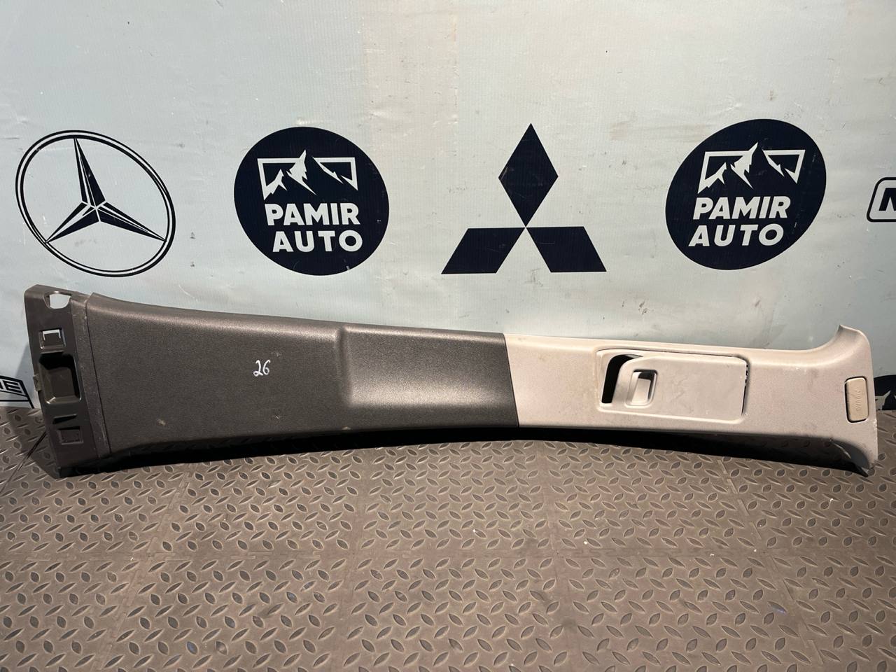 Обшивка стойки средняя правая Opel Zafira/B 2005-2014