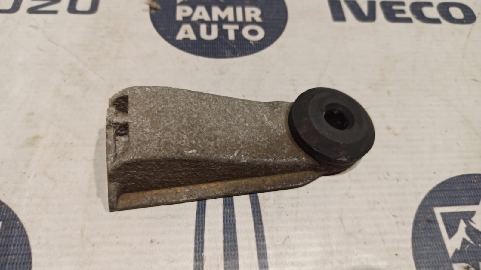 Кронштейн радиатора Opel Vectra/C 2002-2008