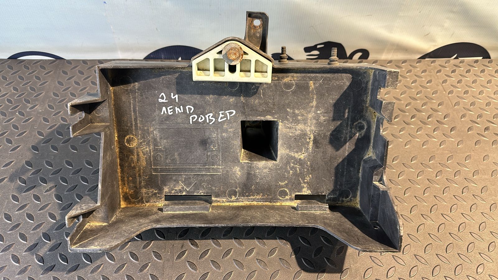 Крепление АКБ Land Rover Freelander 1998-2006