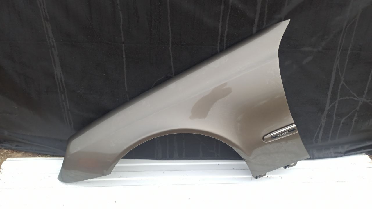 Крыло переднее левое Mercedes E/W211 2002-2009