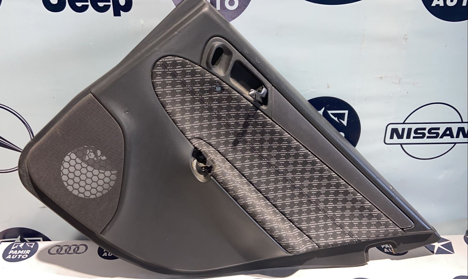 Обшивка двери задняя правая Mercedes C/W203 2000-2008