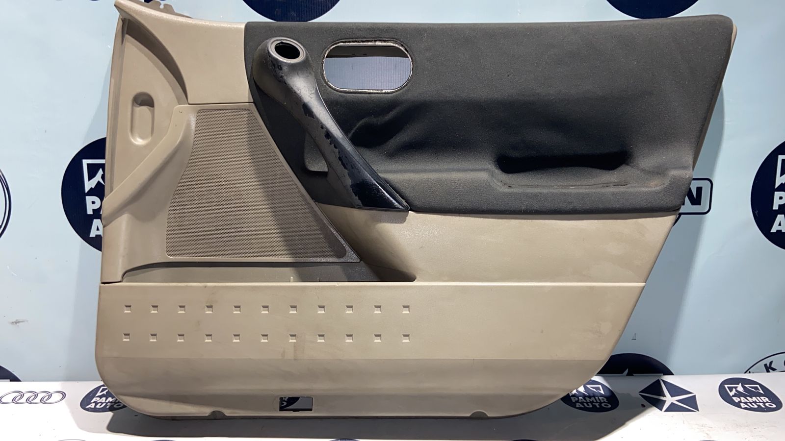 Обшивка двери передняя правая Renault Megane/2 2002-2009