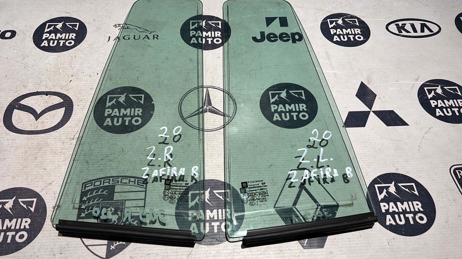 Форточка двери задняя Opel Zafira/B 2005-2014