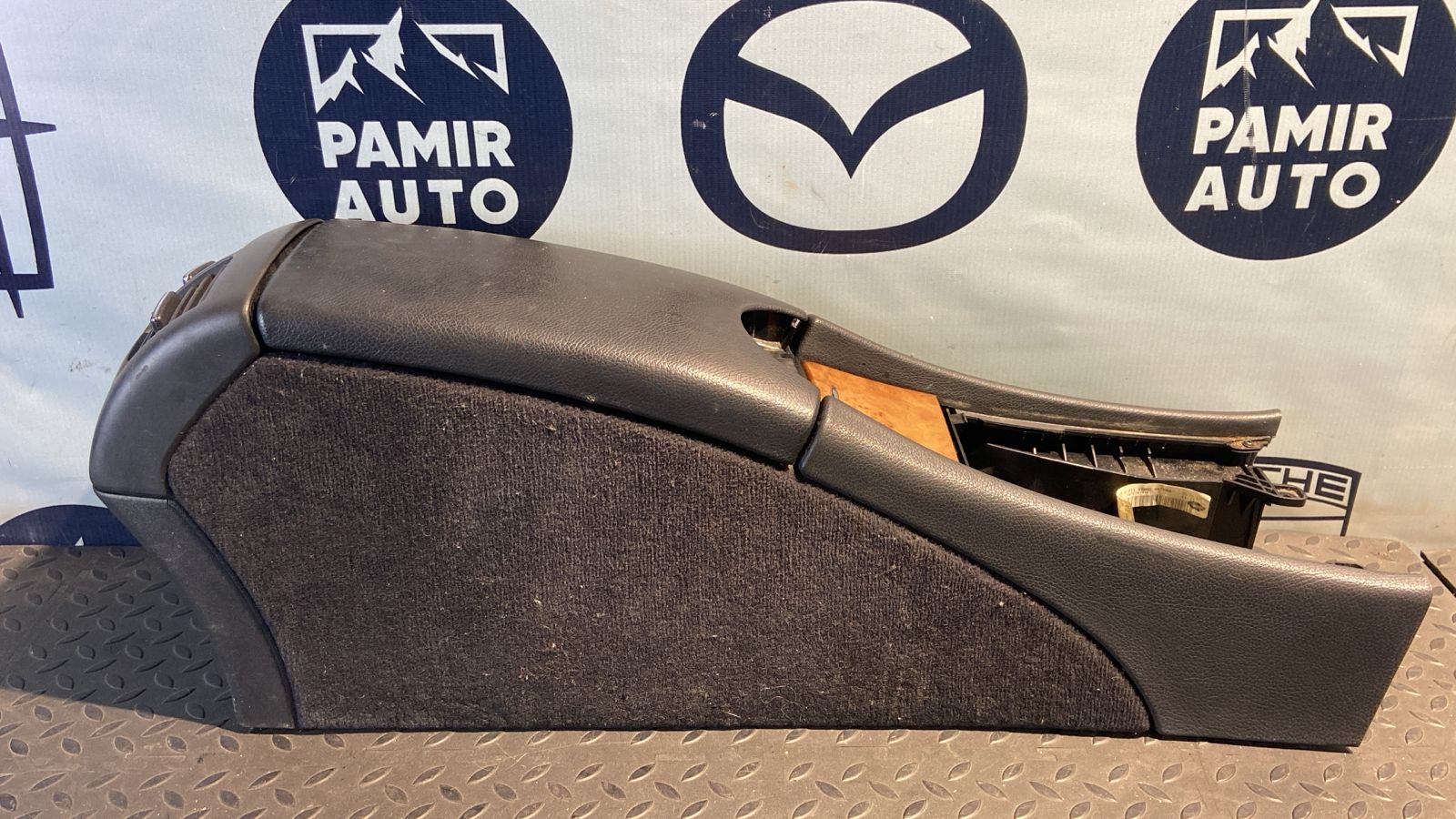 Консоль (Подлокотник) Mercedes E/W211 2002-2009