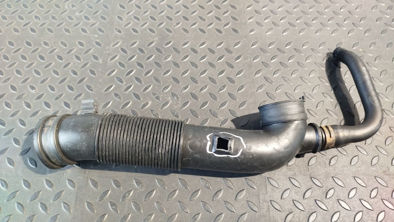 Патрубок воздушного фильтра Opel Astra/H 2004-2014