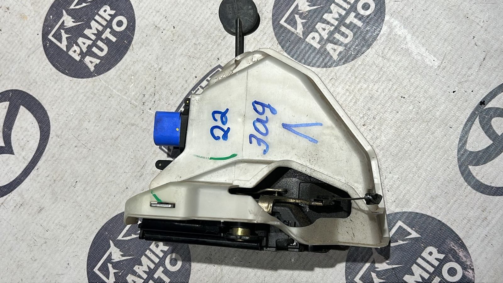 Замок двери задний левый Volkswagen Golf/5 2003-2009