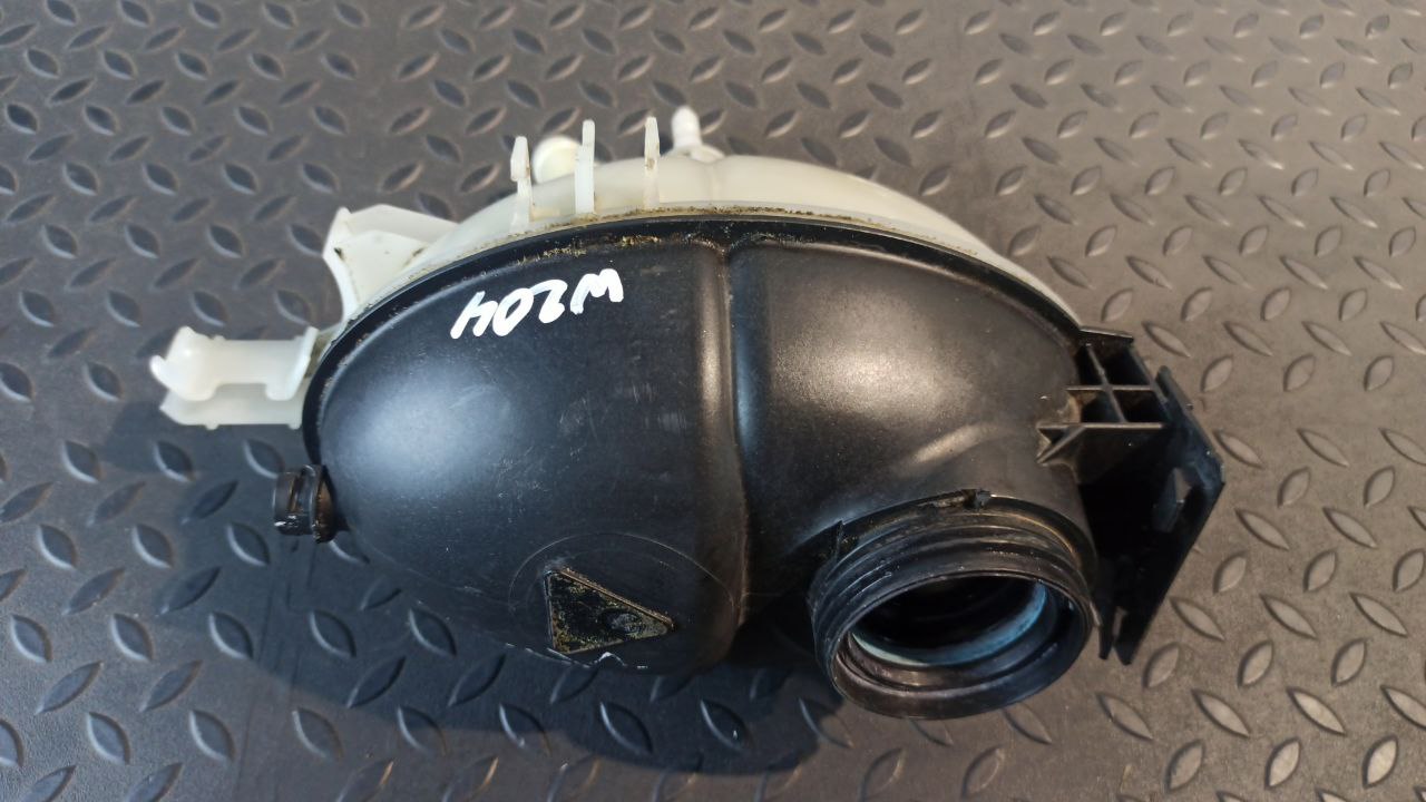 Бачок расширительный Mercedes C/W204 2006-2015